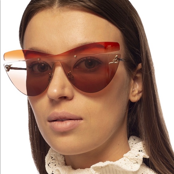 Fendi Karligraphy Cat Eye Sunglasses main image 6